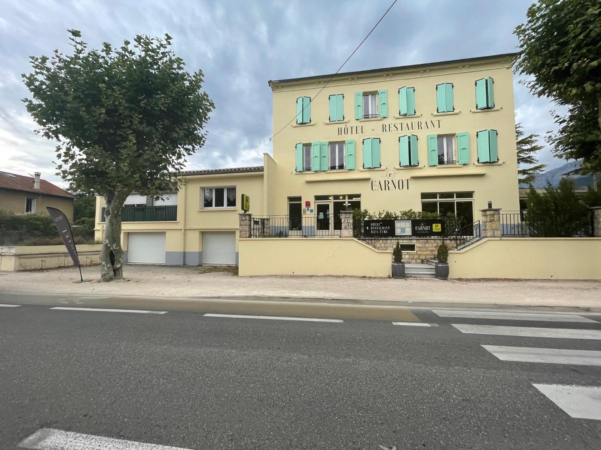 Logis Hotel & Restaurant Le Carnot Die Exterior photo